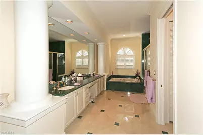 267 Colonade Cir #2704, Naples, FL 34103 - Photo 15
