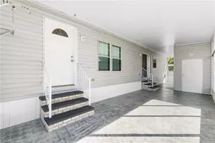 289 Riverwood Rd, Naples, FL 34114 - Photo 5