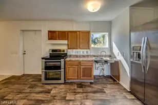 7711 Suncoast Dr, North Fort Myers, FL 33917 - Photo 9