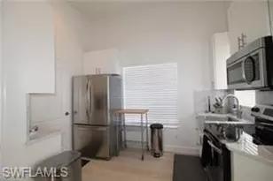 11002 Vanderbilt Dr, Naples, FL 34108 - Photo 23