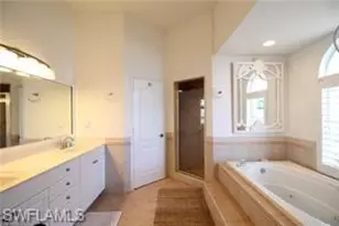 11002 Vanderbilt Dr, Naples, FL 34108 - Photo 17