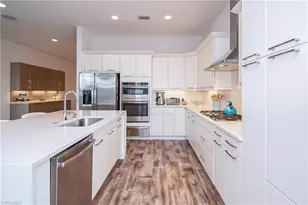 8034 Signature Club Cir, Naples, FL 34113 - Photo 9