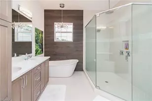 8034 Signature Club Cir, Naples, FL 34113 - Photo 17