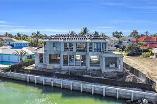 1305 Marlin Dr, Naples, FL 34102 - Photo 3