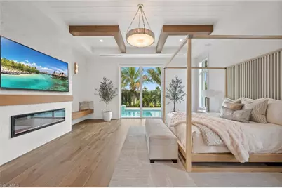 570 Harbour Dr, Naples, FL 34103 - Photo 17