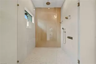 570 Harbour Dr, Naples, FL 34103 - Photo 21