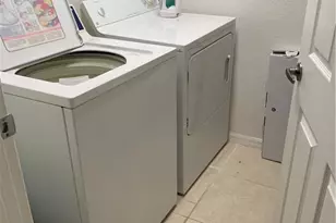 4710 St Croix Ln, Naples, FL 34109 - Photo 9