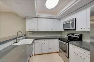 2370 Naples Trace Cir, Naples, FL 34109 - Photo 5