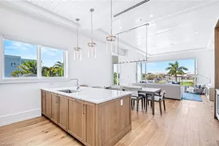 201 8th St S, Naples, FL 34102 - Photo 17