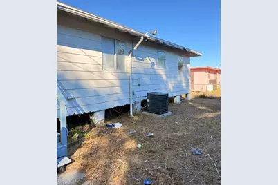 3316 Armstrong Ct, Fort Myers, FL 33916 - Photo 9