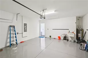 2139 Marquesa Cir, Naples, FL 34112 - Photo 21