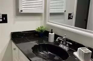 209 Palm Dr, Naples, FL 34112 - Photo 17