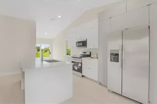 2702 46th St SW, Lehigh Acres, FL 33976 - Photo 7