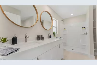 2702 46th St SW, Lehigh Acres, FL 33976 - Photo 9