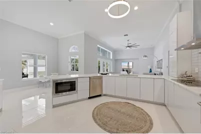 1520 Oakes Blvd, Naples, FL 34119 - Photo 15