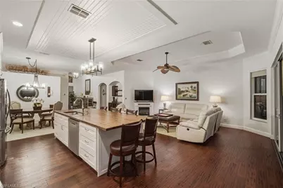 43 Glen Eagle Cir, Naples, FL 34104 - Photo 9