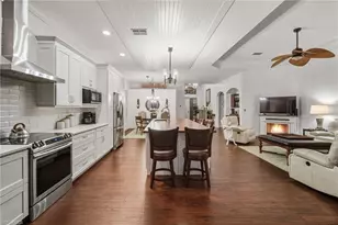 43 Glen Eagle Cir, Naples, FL 34104 - Photo 3