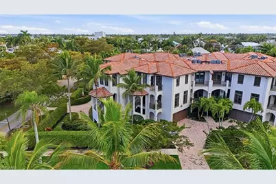 1008 7th St S #B1, Naples, FL 34102 - Photo 5