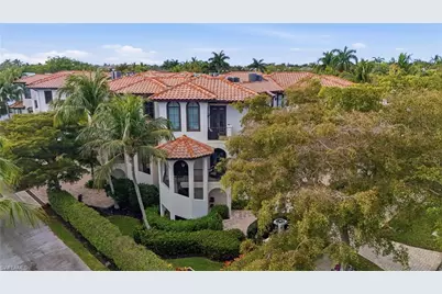 1008 7th St S #B1, Naples, FL 34102 - Photo 3