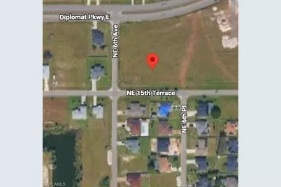 605 NE 15th Ter, Cape Coral, FL 33909 - Photo 3