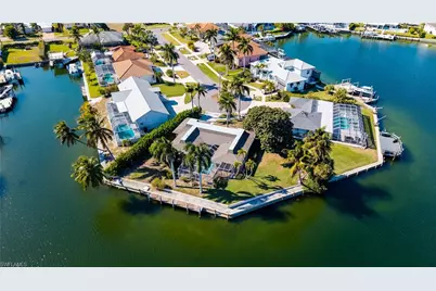 875 Robin Ct, Marco Island, FL 34145 - Photo 1