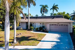 875 Robin Ct, Marco Island, FL 34145 - Photo 3