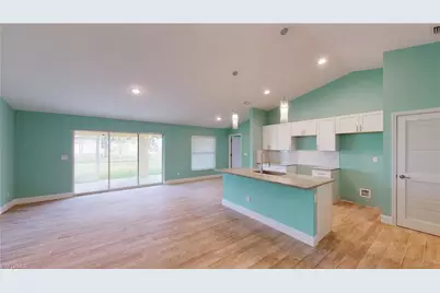 621 NW 7th Pl, Cape Coral, FL 33993 - Photo 9