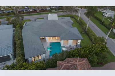 2485 Crayton Rd, Naples, FL 34103 - Photo 33