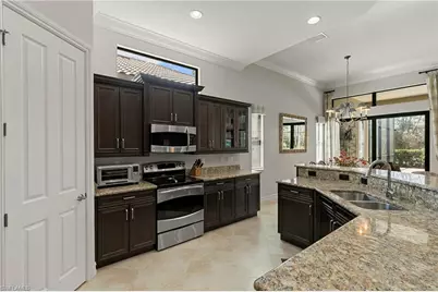 7347 Lantana Cir, Naples, FL 34119 - Photo 7