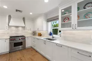 831 Rue Deville, Naples, FL 34108 - Photo 7