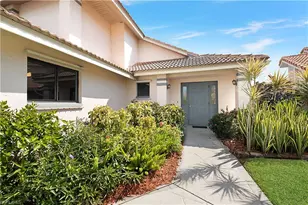 1250 Jardin Dr, Naples, FL 34104 - Photo 3