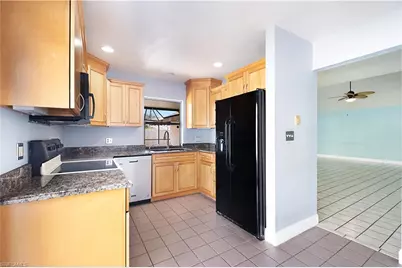 1250 Jardin Dr, Naples, FL 34104 - Photo 9