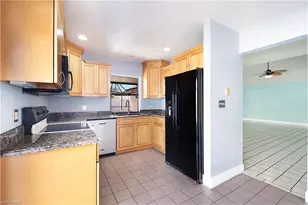 1250 Jardin Dr, Naples, FL 34104 - Photo 9