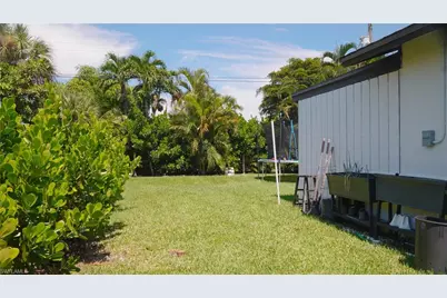 759 100th Ave N, Naples, FL 34108 - Photo 9