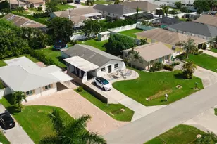 759 100th Ave N, Naples, FL 34108 - Photo 5