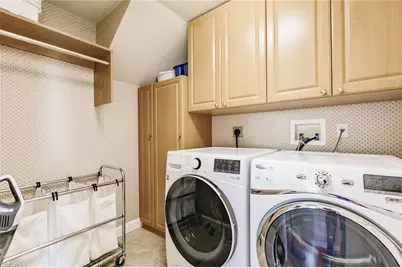 7859 Berkshire Pines Dr, Naples, FL 34104 - Photo 15