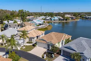 10717 Maui Cir, Estero, FL 33928 - Photo 25