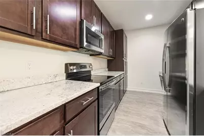 7923 Bristol Cir, Naples, FL 34120 - Photo 13