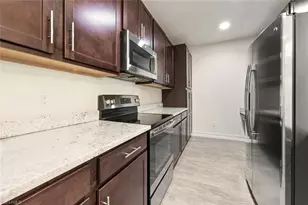 7923 Bristol Cir, Naples, FL 34120 - Photo 13