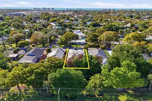 1050 13th St N, Naples, FL 34102 - Photo 3