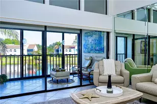 613 Beachwalk Cir, Naples, FL 34108 - Photo 7