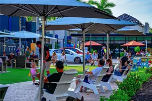 613 Beachwalk Cir, Naples, FL 34108 - Photo 45