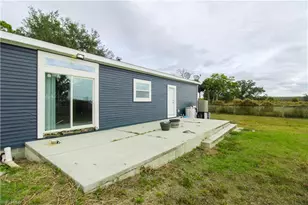 4660 43rd Ave NE, Naples, FL 34120 - Photo 7