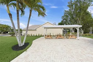 15048 Cloverdale Dr, Fort Myers, FL 33919 - Photo 33