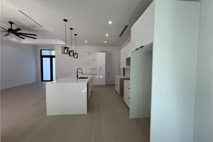 3210 4th Ave SE, Naples, FL 34117 - Photo 9