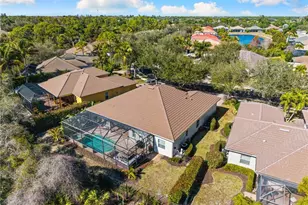 347 Saddlebrook Ln, Naples, FL 34110 - Photo 35