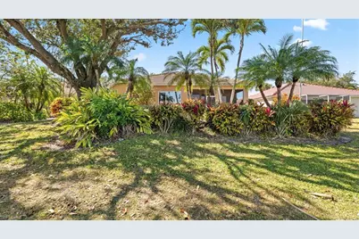 2237 Heritage Greens Dr, Naples, FL 34119 - Photo 39