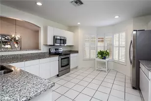 100 Diamond Cir, Naples, FL 34110 - Photo 11