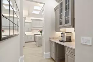 2822 Capistrano Way, Naples, FL 34105 - Photo 9