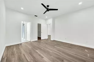 7488 Berkshire Pines Dr, Naples, FL 34104 - Photo 15